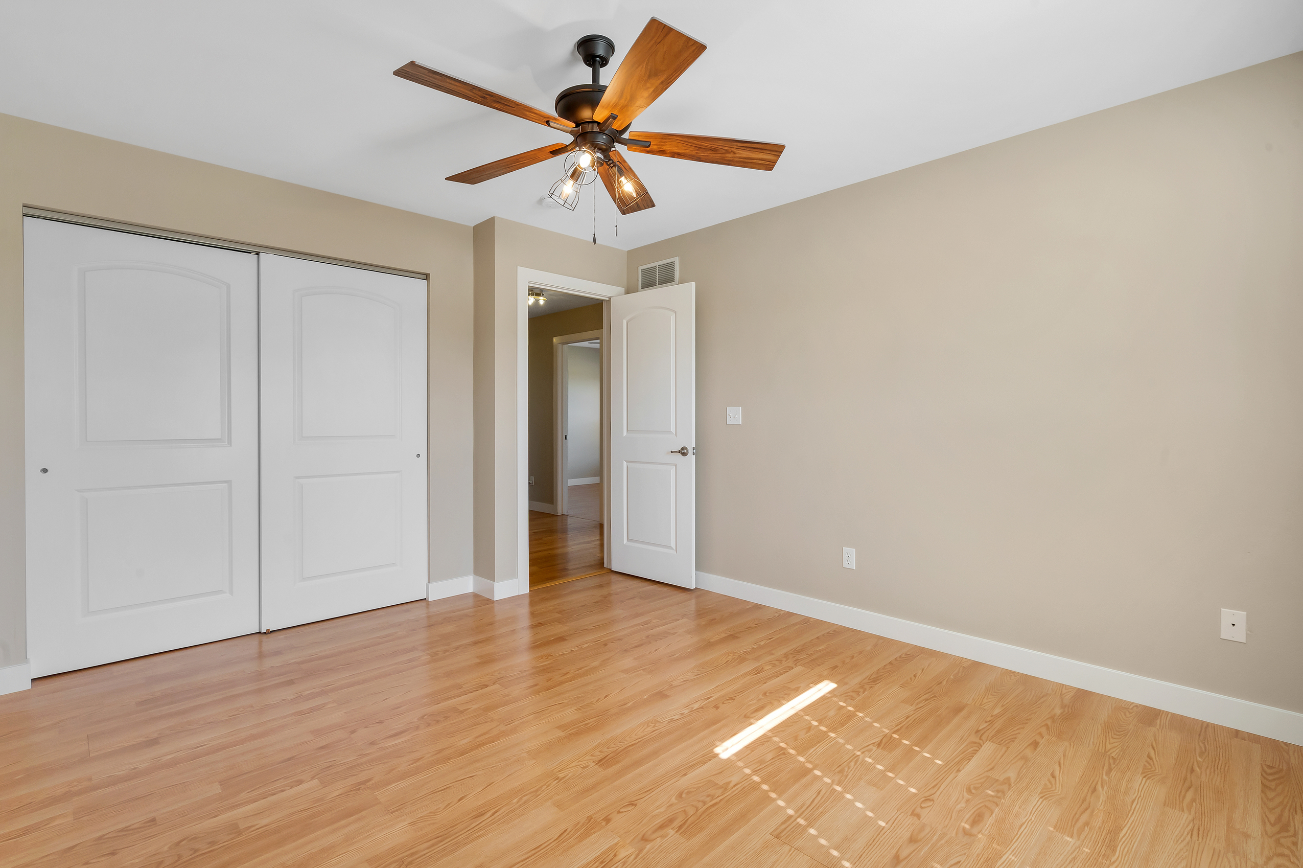 Waterloo, Illinois, 62298, United States, 5 Bedrooms Bedrooms, ,4 BathroomsBathrooms,Residential,For Sale,1978838