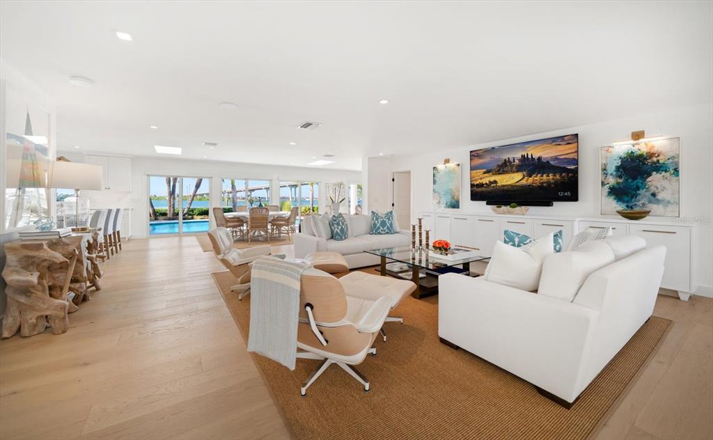 Largo, Florida, 33770, United States, 3 Bedrooms Bedrooms, ,4 BathroomsBathrooms,Residential,For Sale,1989168