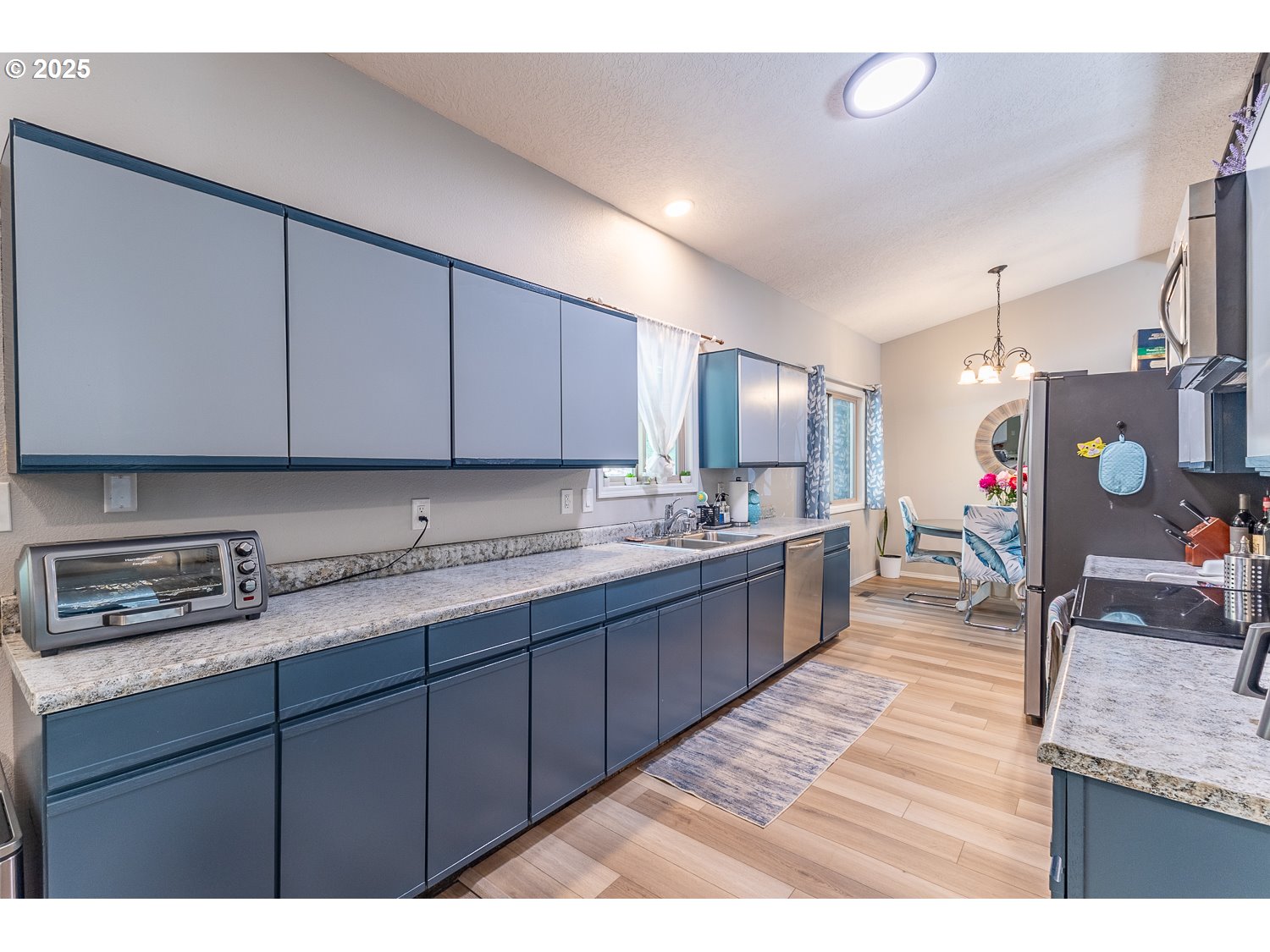 Vancouver, Washington, 98663, United States, 4 Bedrooms Bedrooms, ,2 BathroomsBathrooms,Residential,For Sale,1848237