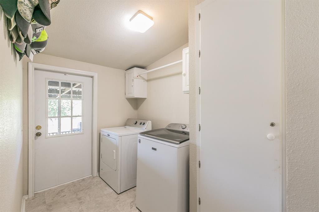 Joshua, Texas, 76058, United States, 4 Bedrooms Bedrooms, ,2 BathroomsBathrooms,Residential,For Sale,1905978