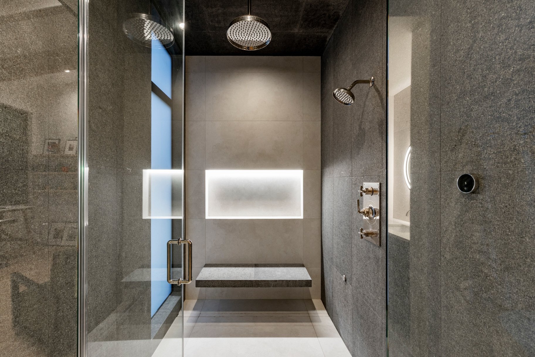 One-of-a-Kind Modern Pinebrook Residence - 物件實景