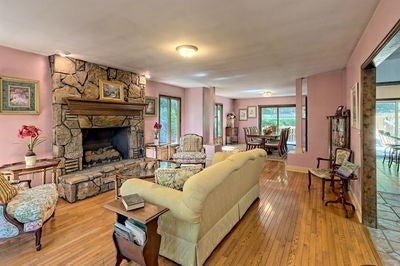 192 Brookwood Drive, Blairsville, Georgia, 30512, United States, 5 Bedrooms Bedrooms, ,6 BathroomsBathrooms,Residential,For Sale,192 Brookwood Drive,1668132