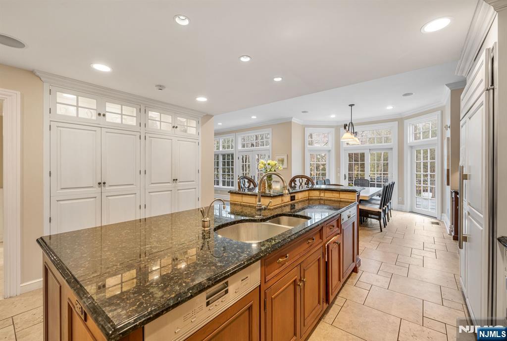 Tenafly, New Jersey, 07670, United States, 6 Bedrooms Bedrooms, ,5 BathroomsBathrooms,Residential,For Sale,1743574