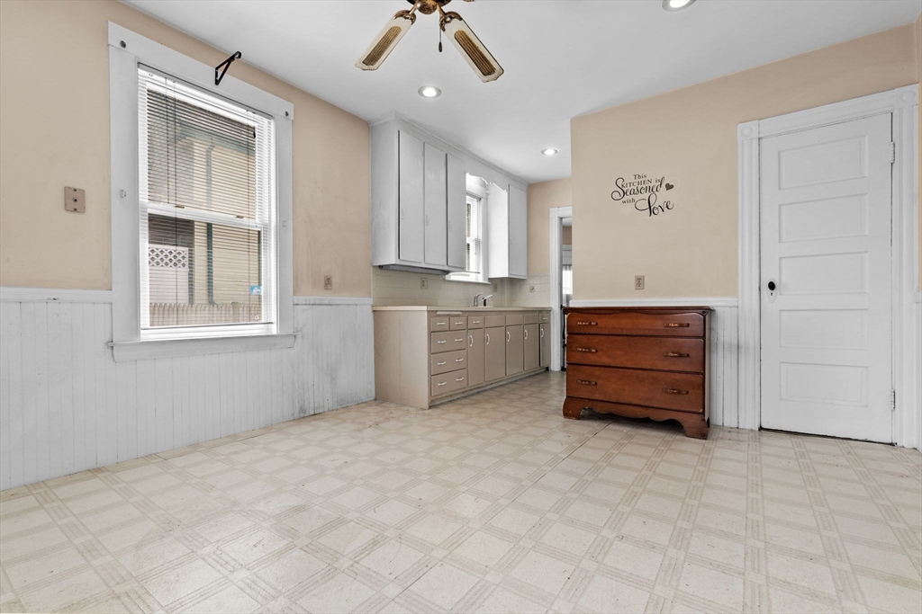 Lynn, Massachusetts, 01905, United States, 4 Bedrooms Bedrooms, ,2 BathroomsBathrooms,Residential,For Sale,1987655