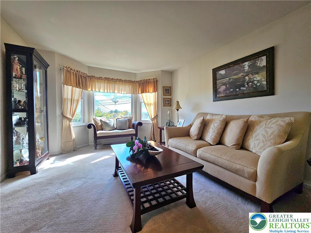 North Whitehall Twp, Pennsylvania, 18078, United States, 4 Bedrooms Bedrooms, ,3 BathroomsBathrooms,Residential,For Sale,1961837