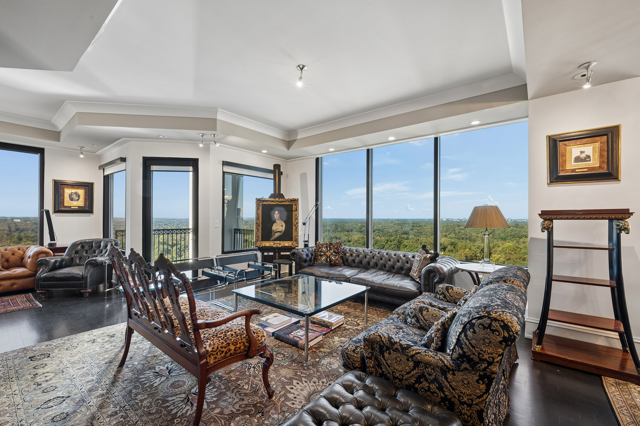  Exceptional Space, Skyline Views, and an Unbeatable Buckhead Location - 物件實景