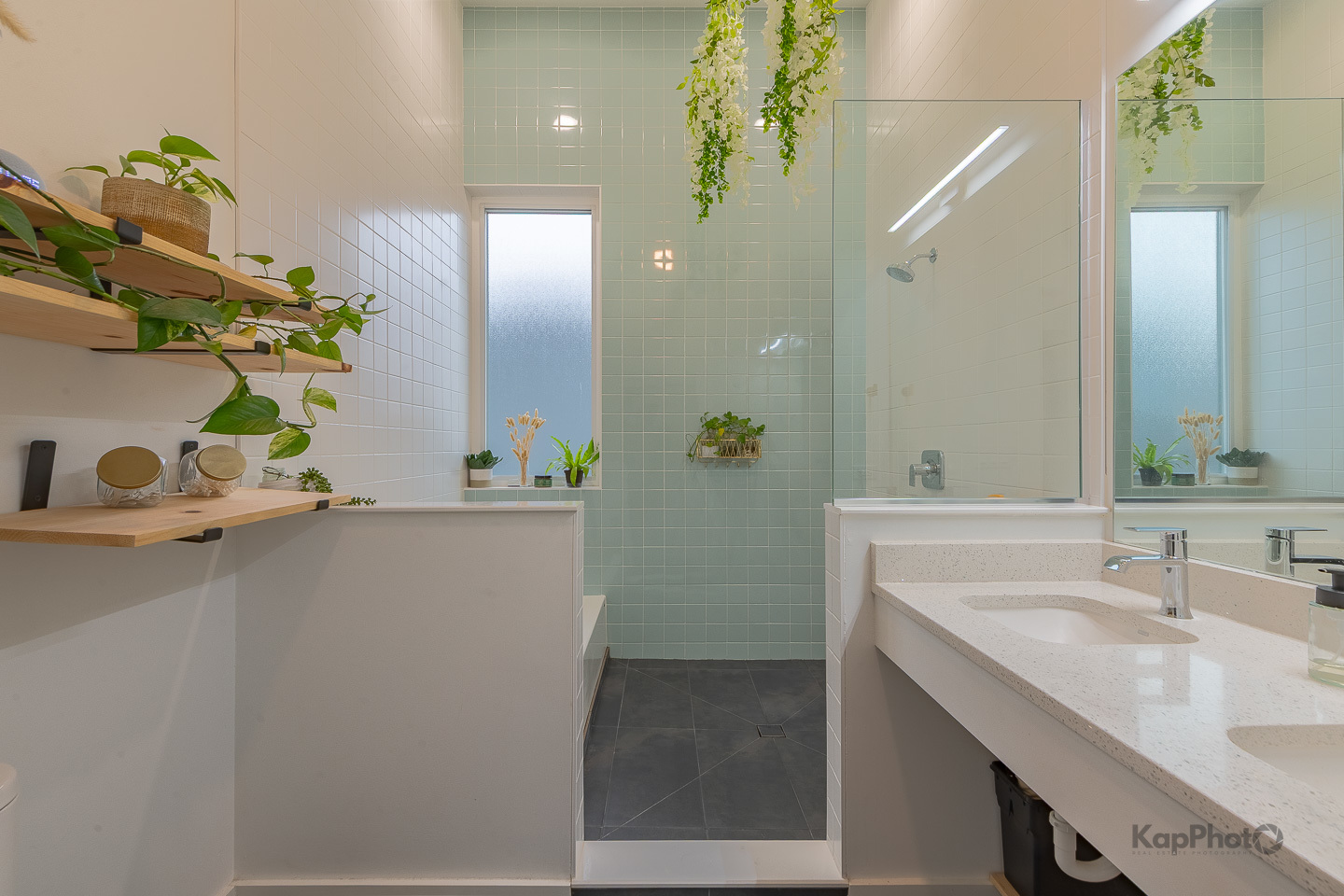 Chicago, Illinois, 60612, United States, 4 Bedrooms Bedrooms, ,2 BathroomsBathrooms,Residential,For Sale,2001232