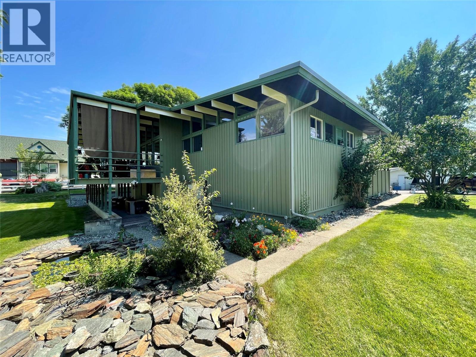 KAMLOOPS, British Columbia, V2H 1M4, CA, 5 Bedrooms Bedrooms, ,2 BathroomsBathrooms,Residential,For Sale,1912088