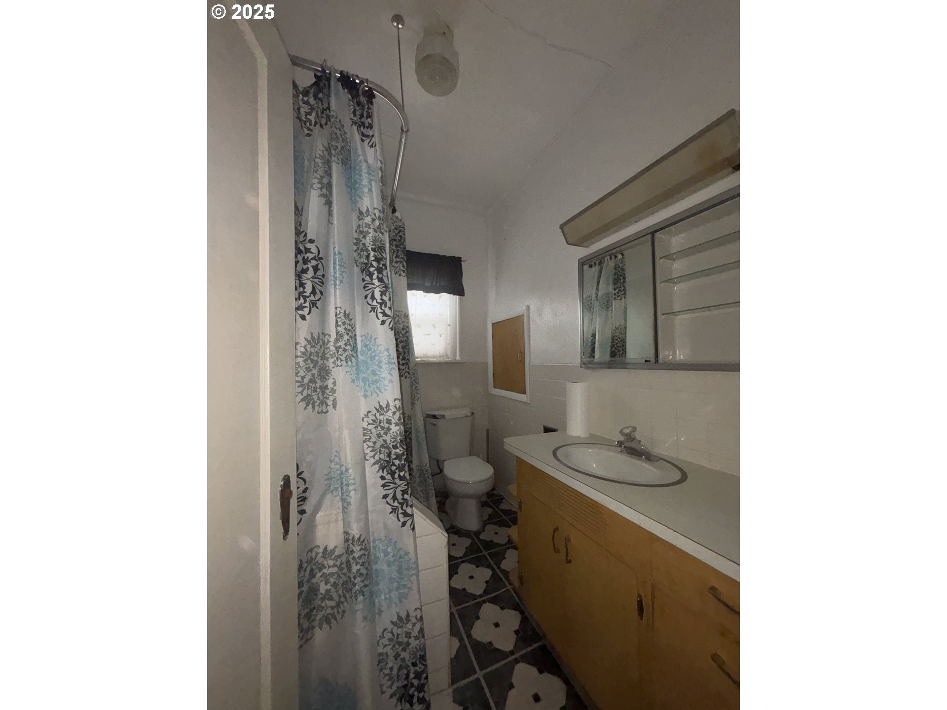 Gladstone, Oregon, 97027, United States, 3 Bedrooms Bedrooms, ,1 BathroomBathrooms,Residential,For Sale,1928462