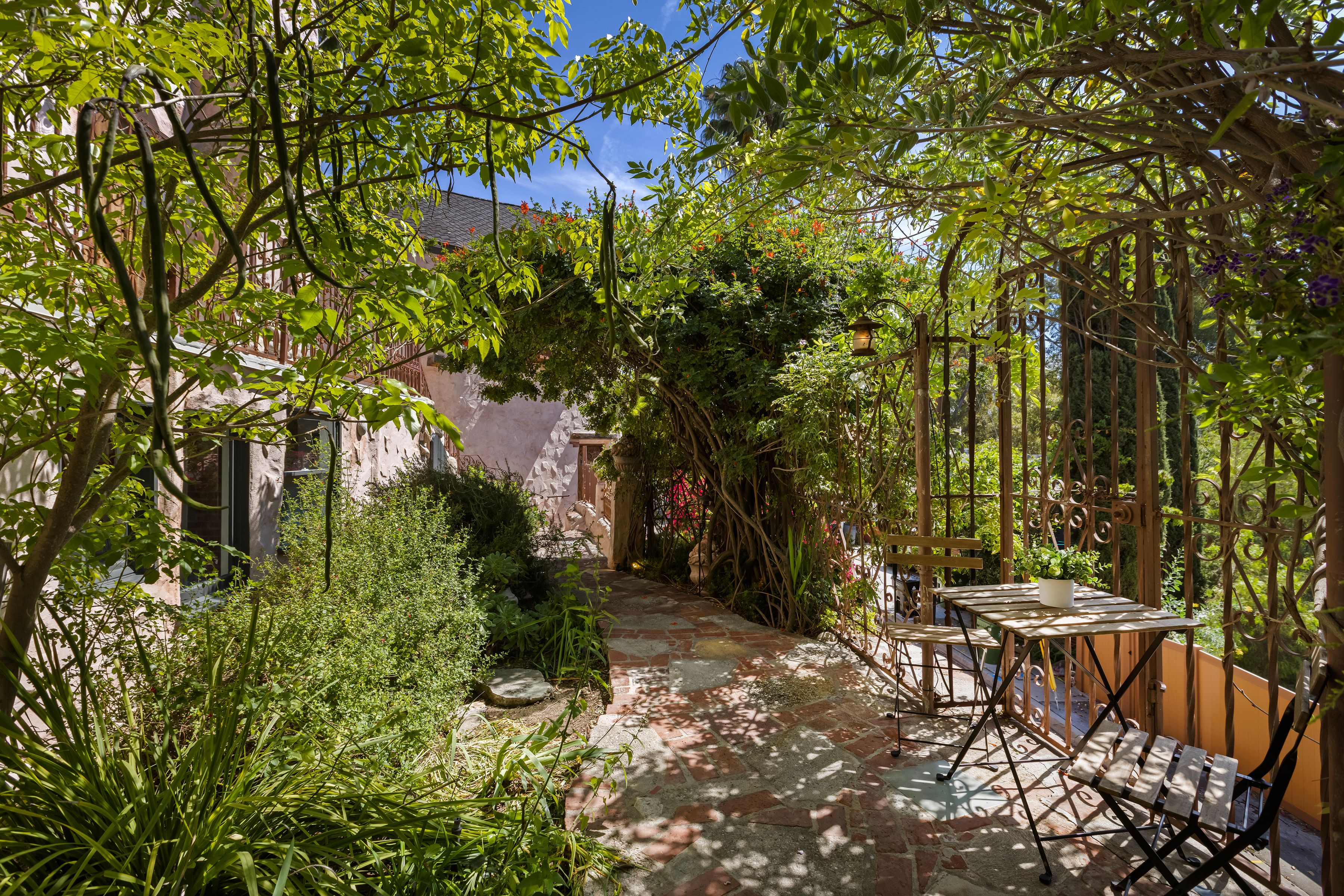  A Storybook Compound - 物件實景