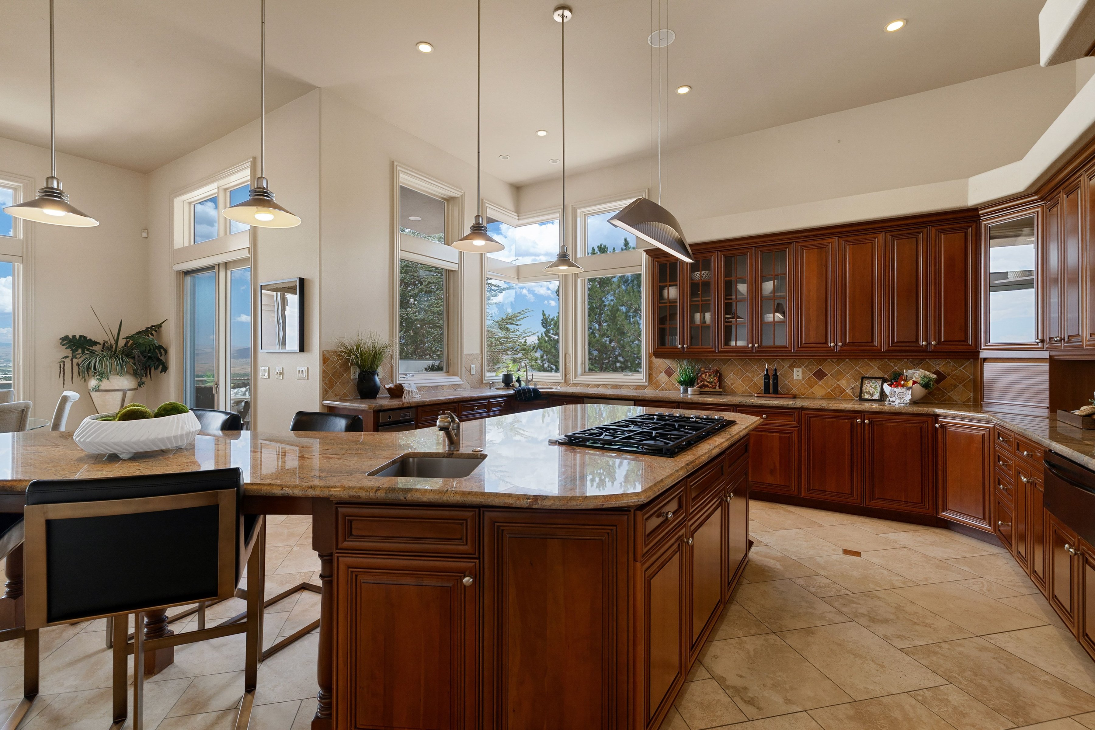  Stunning Custom Home with Breathtaking Views in Reno - 物件實景