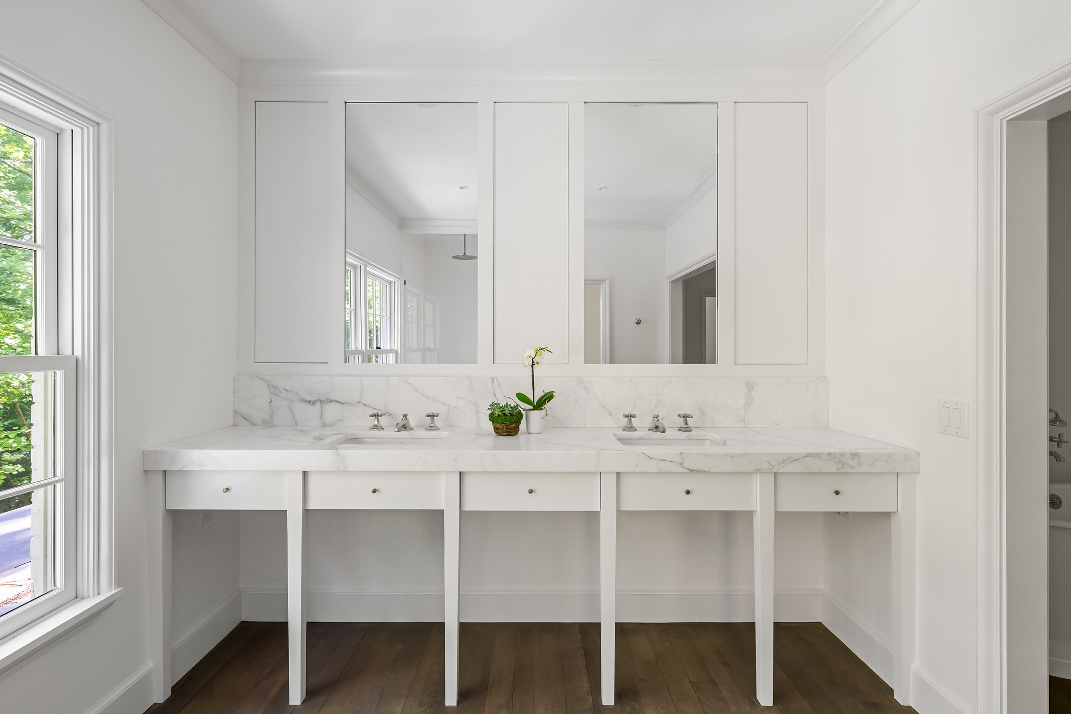  Timeless Architecture and Modern Livability Converge in Tuxedo Park Home - 物件實景