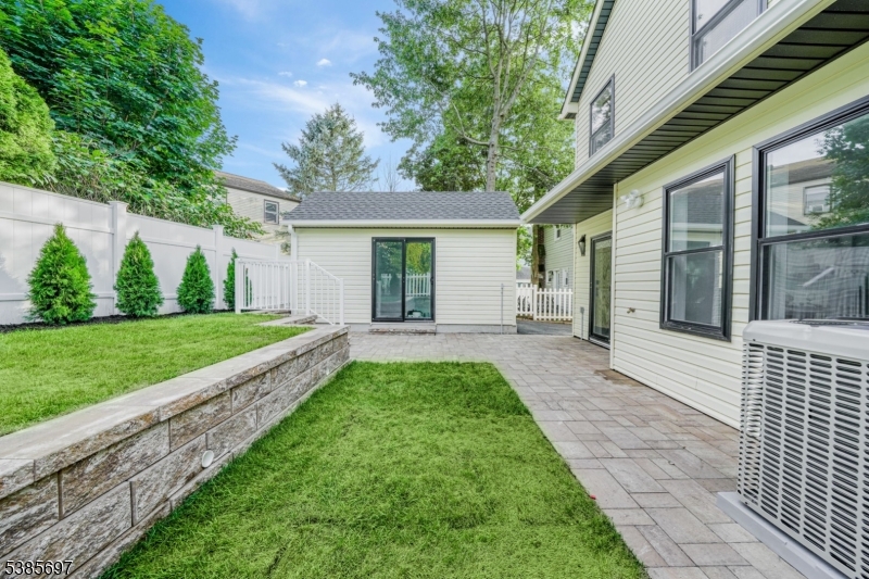 Maplewood Twp., New Jersey, 07040, United States, 4 Bedrooms Bedrooms, ,4 BathroomsBathrooms,Residential,For Sale,1950827