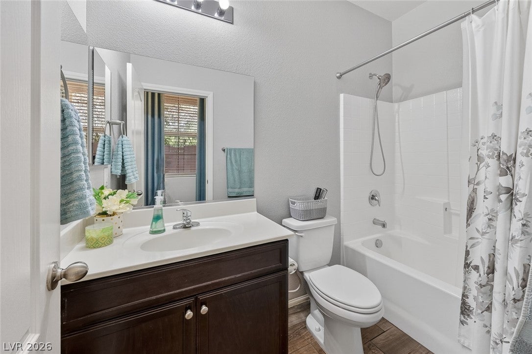 Las Vegas, Nevada, 89129, United States, 4 Bedrooms Bedrooms, ,3 BathroomsBathrooms,Residential,For Sale,2023651