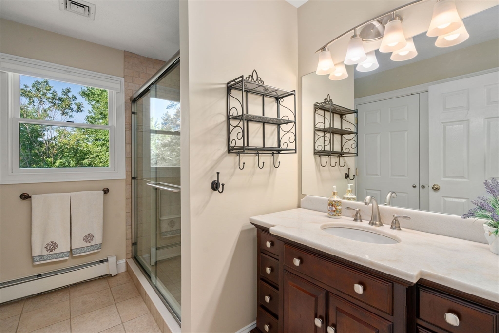 Lynnfield, Massachusetts, 01940, United States, 4 Bedrooms Bedrooms, ,3 BathroomsBathrooms,Residential,For Sale,1900631