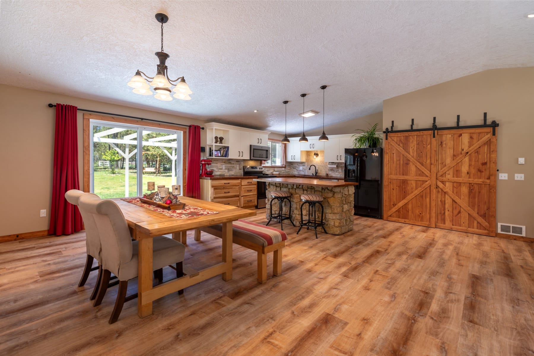  55219 Lazy River Drive Bend, OR 97707 - 物件實景