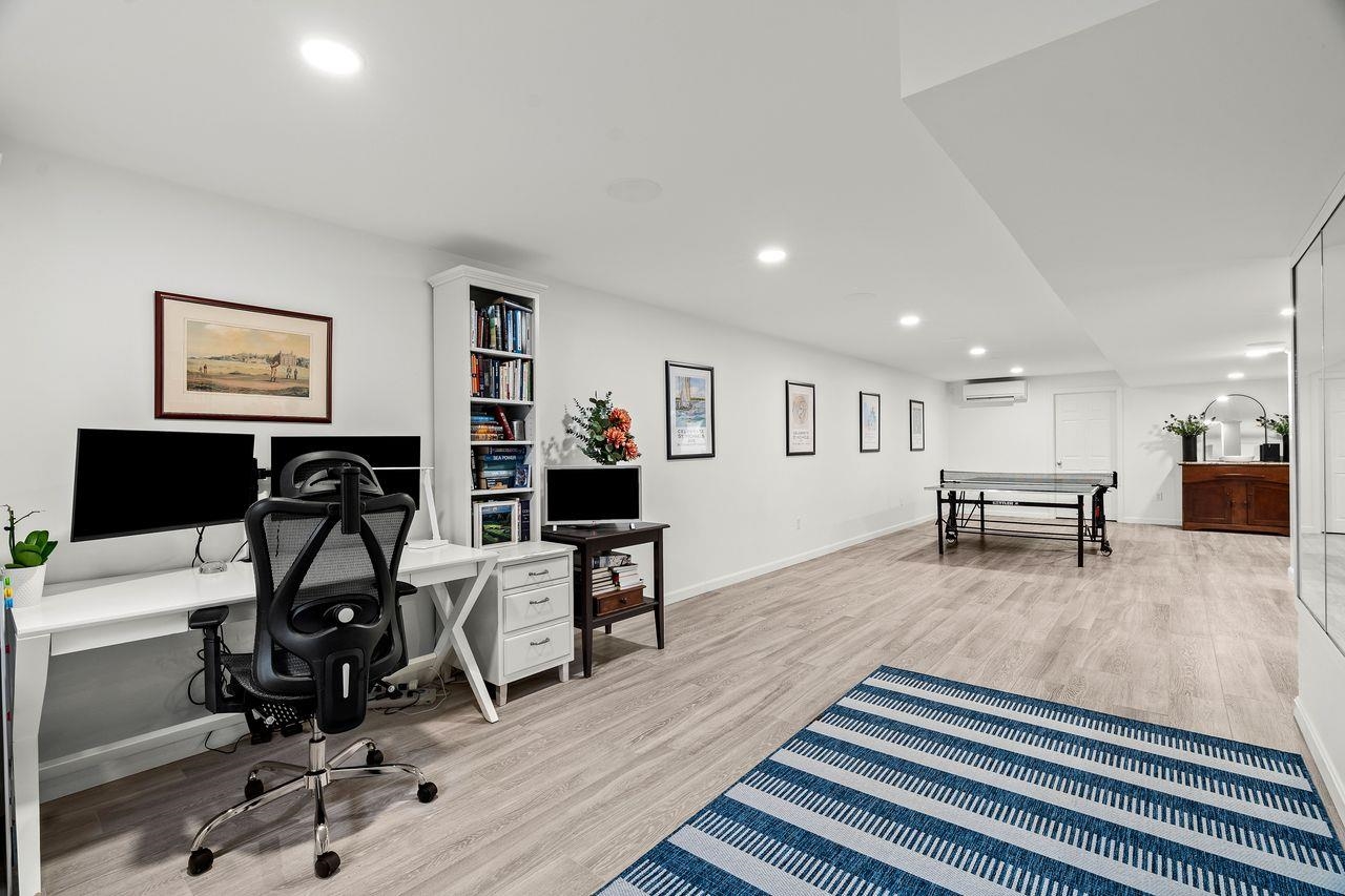 Bedford, New Hampshire, 03110, United States, 3 Bedrooms Bedrooms, ,3 BathroomsBathrooms,Residential,For Sale,1989387