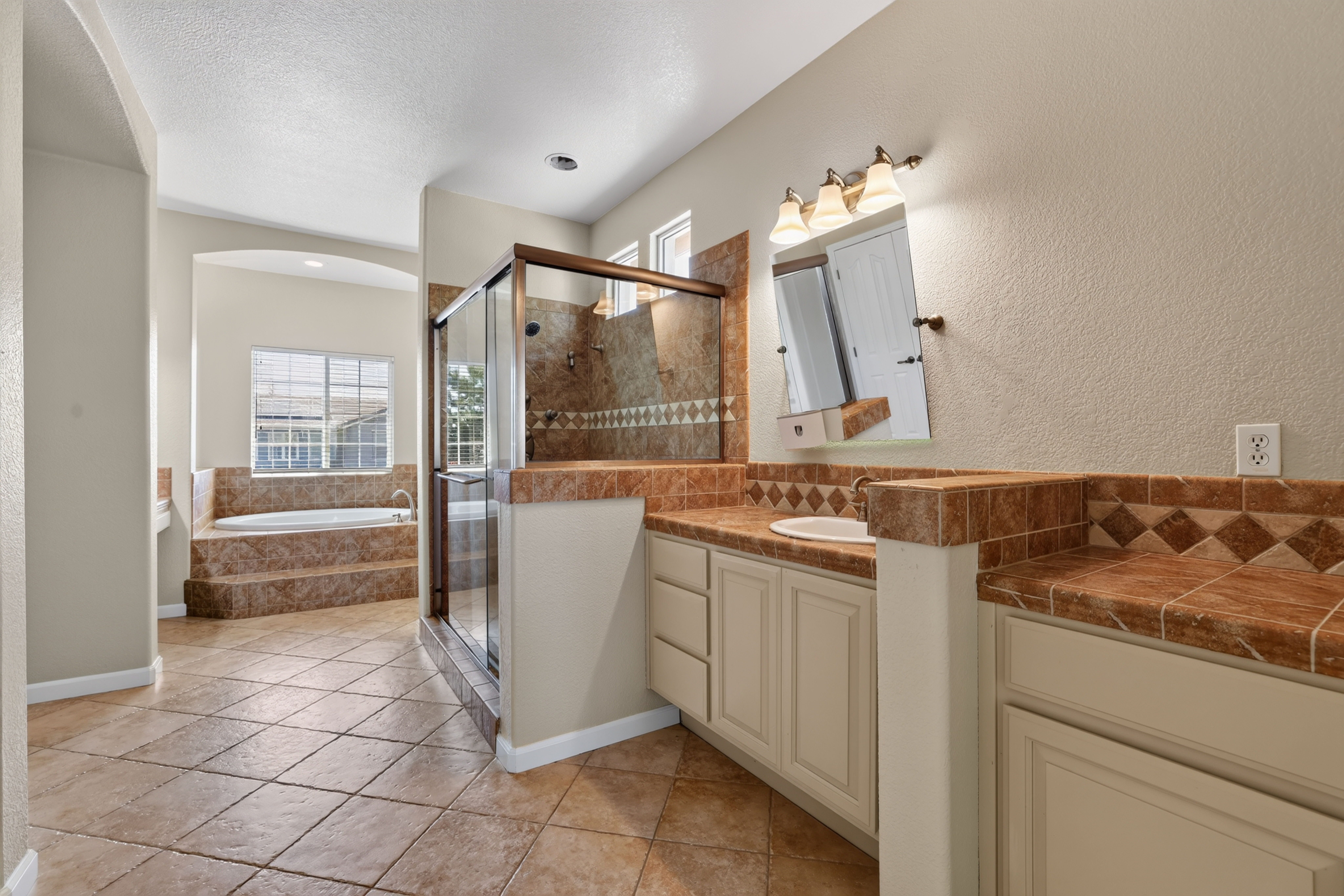  2519 Parkcrest Way, Roseville, CA, 95747 - 物件實景
