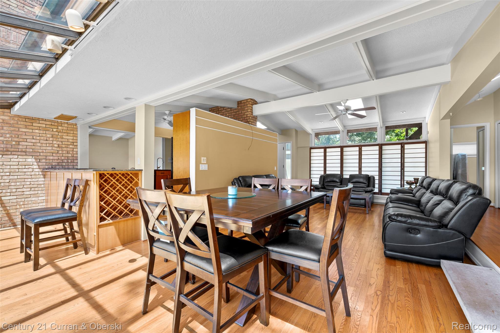 Walled Lake, Michigan, 48390, United States, 3 Bedrooms Bedrooms, ,3 BathroomsBathrooms,Residential,For Sale,1981243