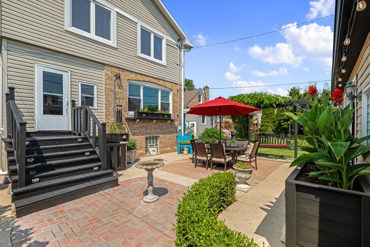 Elmwood Park, Illinois, 60707, United States, 5 Bedrooms Bedrooms, ,3 BathroomsBathrooms,Residential,For Sale,1916945