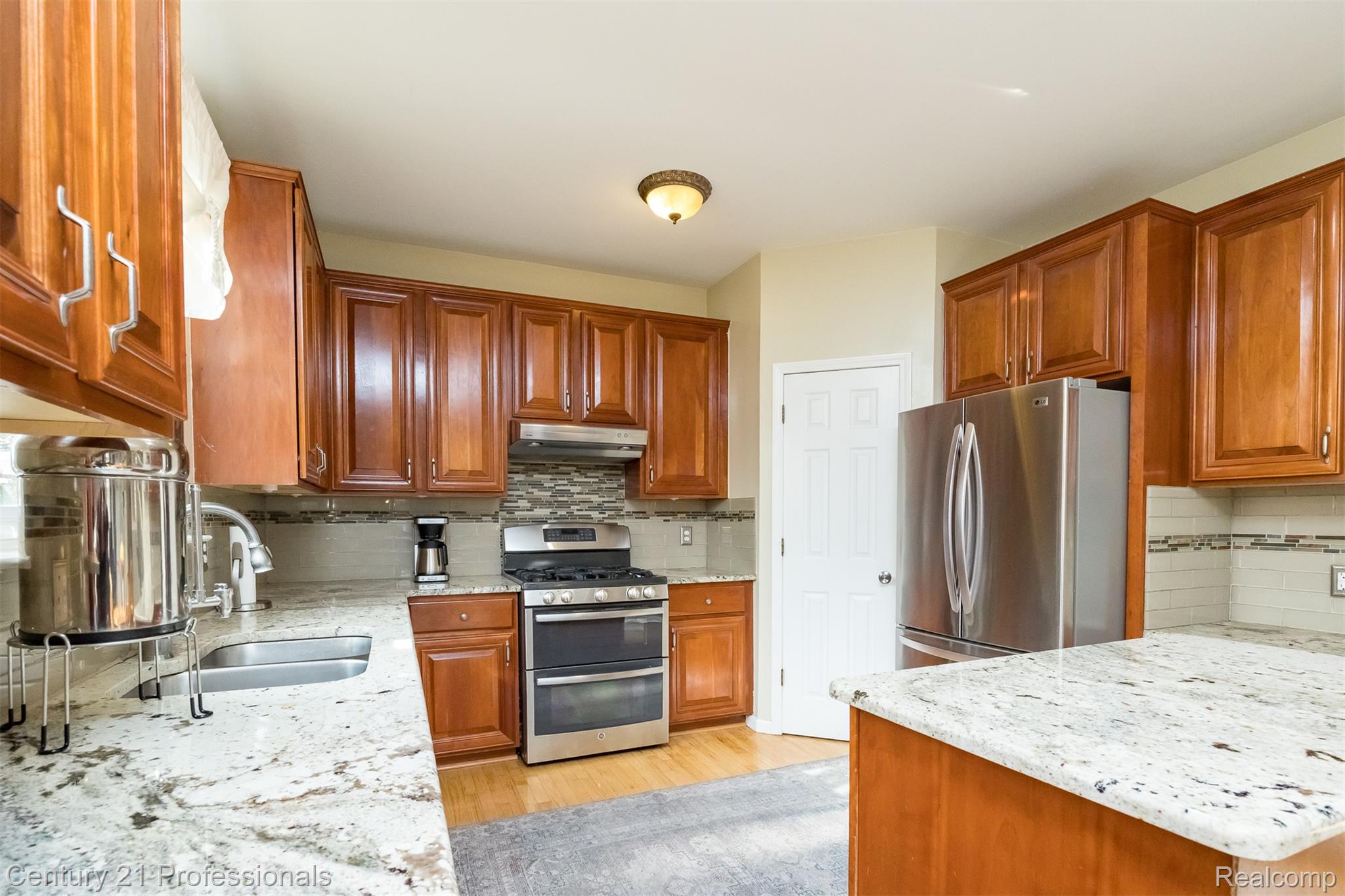 Macomb, Michigan, 48044, United States, 4 Bedrooms Bedrooms, ,3 BathroomsBathrooms,Residential,For Sale,1997727