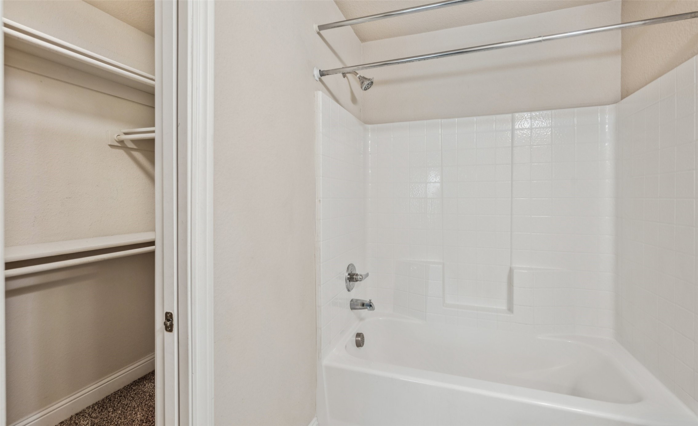 Little Elm, Texas, 75068, United States, 6 Bedrooms Bedrooms, ,6 BathroomsBathrooms,Residential,For Sale,1941965