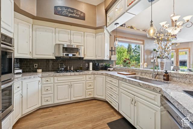 Highland, Utah, 84003, United States, 6 Bedrooms Bedrooms, ,4 BathroomsBathrooms,Residential,For Sale,1978423