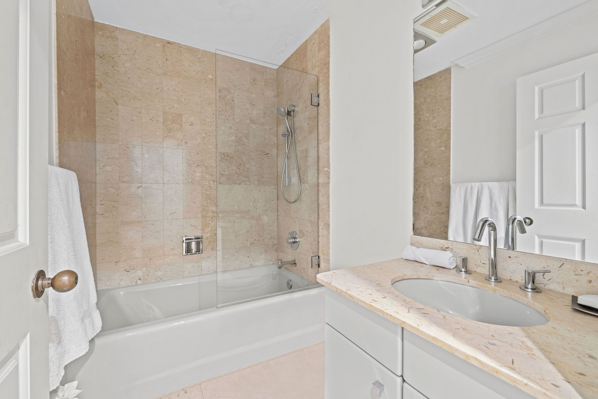  2432 Fisher Island Dr, Miami Beach, FL, 33109 - 物件實景