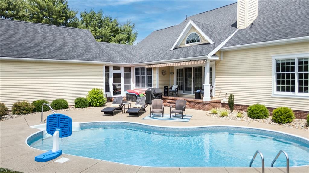 Marietta, Ohio, 45750, United States, 4 Bedrooms Bedrooms, ,5 BathroomsBathrooms,Residential,For Sale,1931542