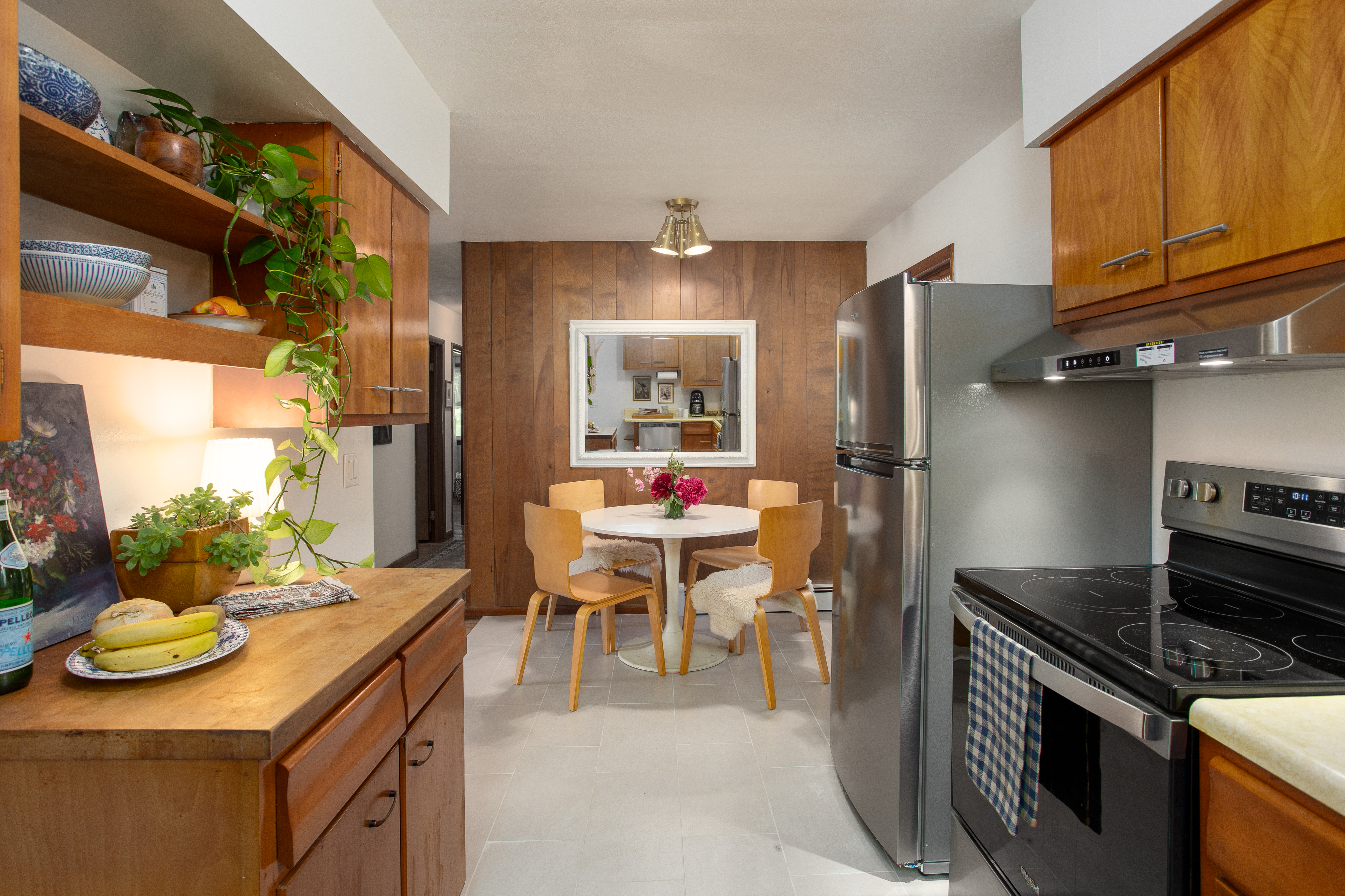  Modern Mid-Century Style Meets Prime Downtown Location - 物件實景