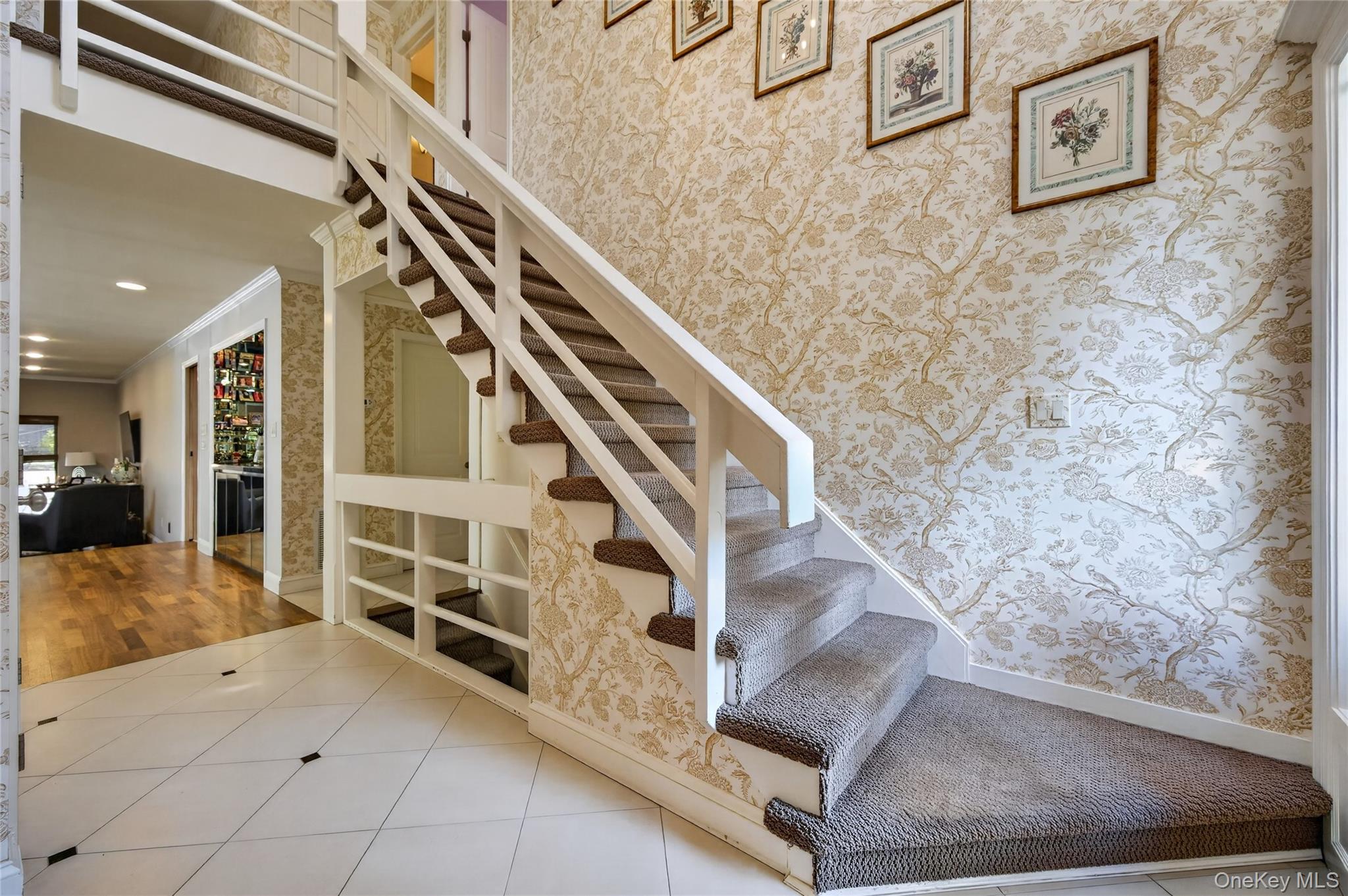  5 Pony Circle, Roslyn Heights, NY, 11577 - 物件實景