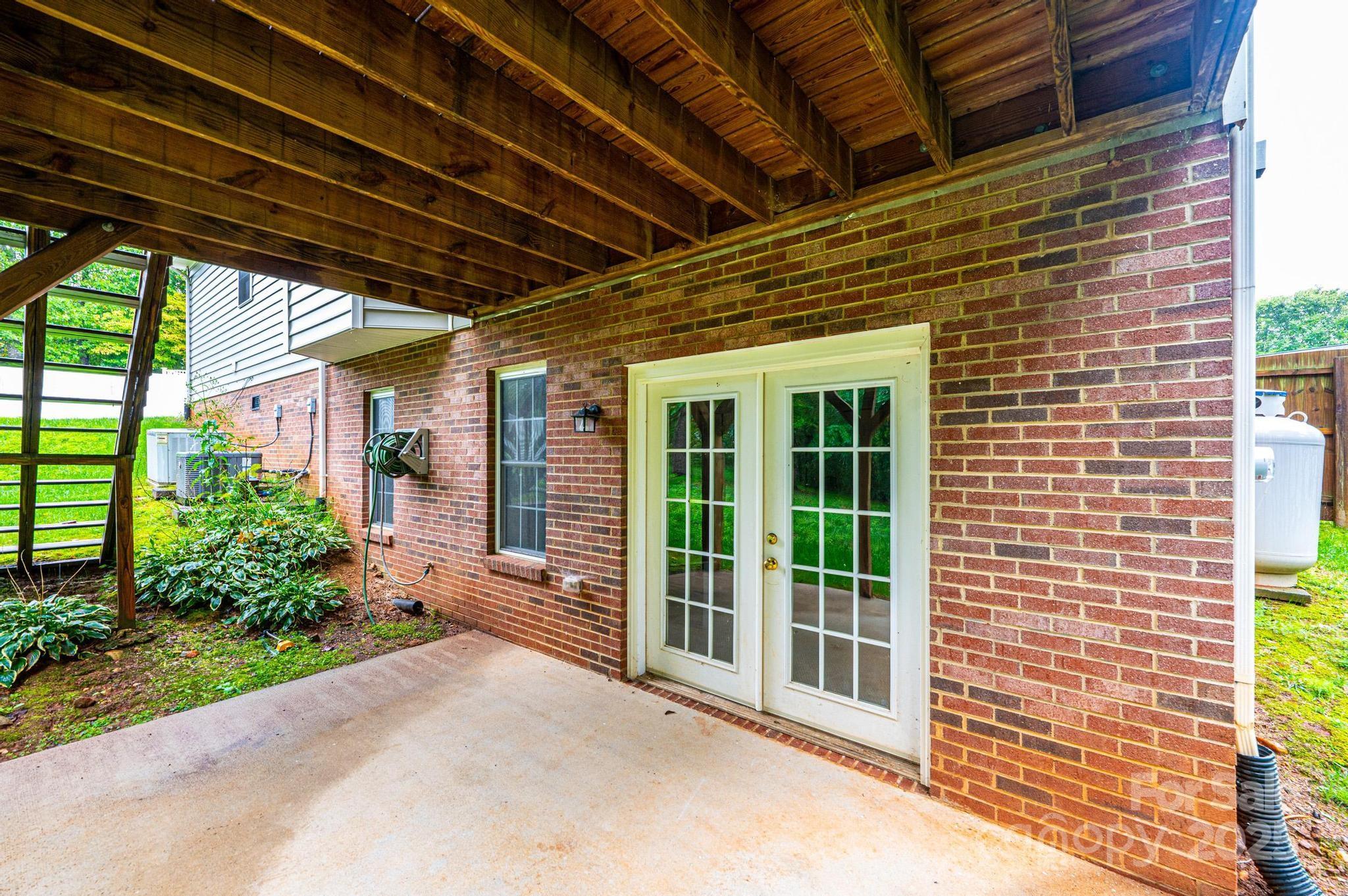2640 Ironwood Drive, Hickory, North Carolina, 28602, United States, 4 Bedrooms Bedrooms, ,3 BathroomsBathrooms,Residential,For Sale,2640 Ironwood Drive,1635199