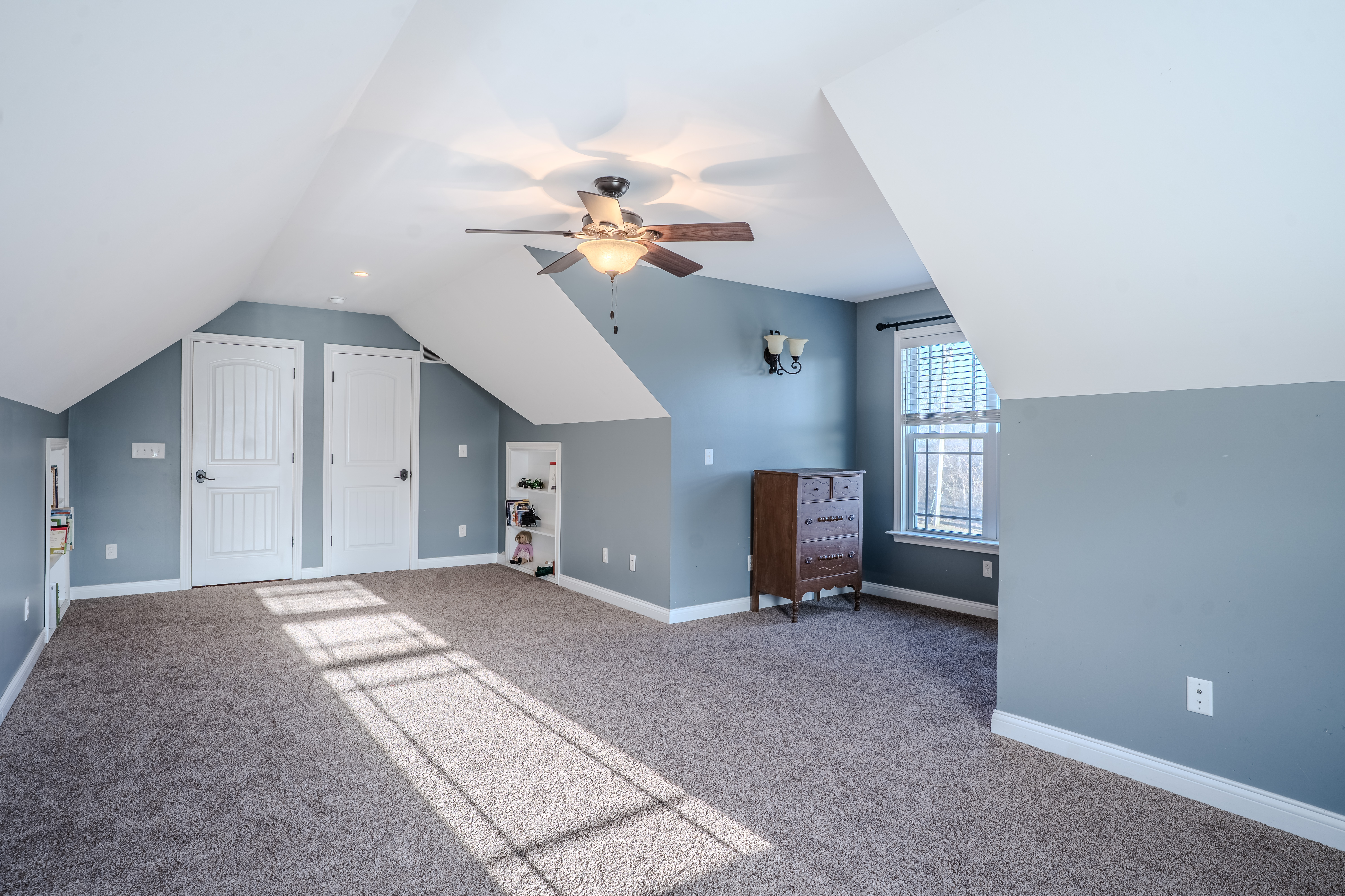 Frankfort, Kentucky, 40601, United States, 6 Bedrooms Bedrooms, ,3 BathroomsBathrooms,Residential,For Sale,2012095