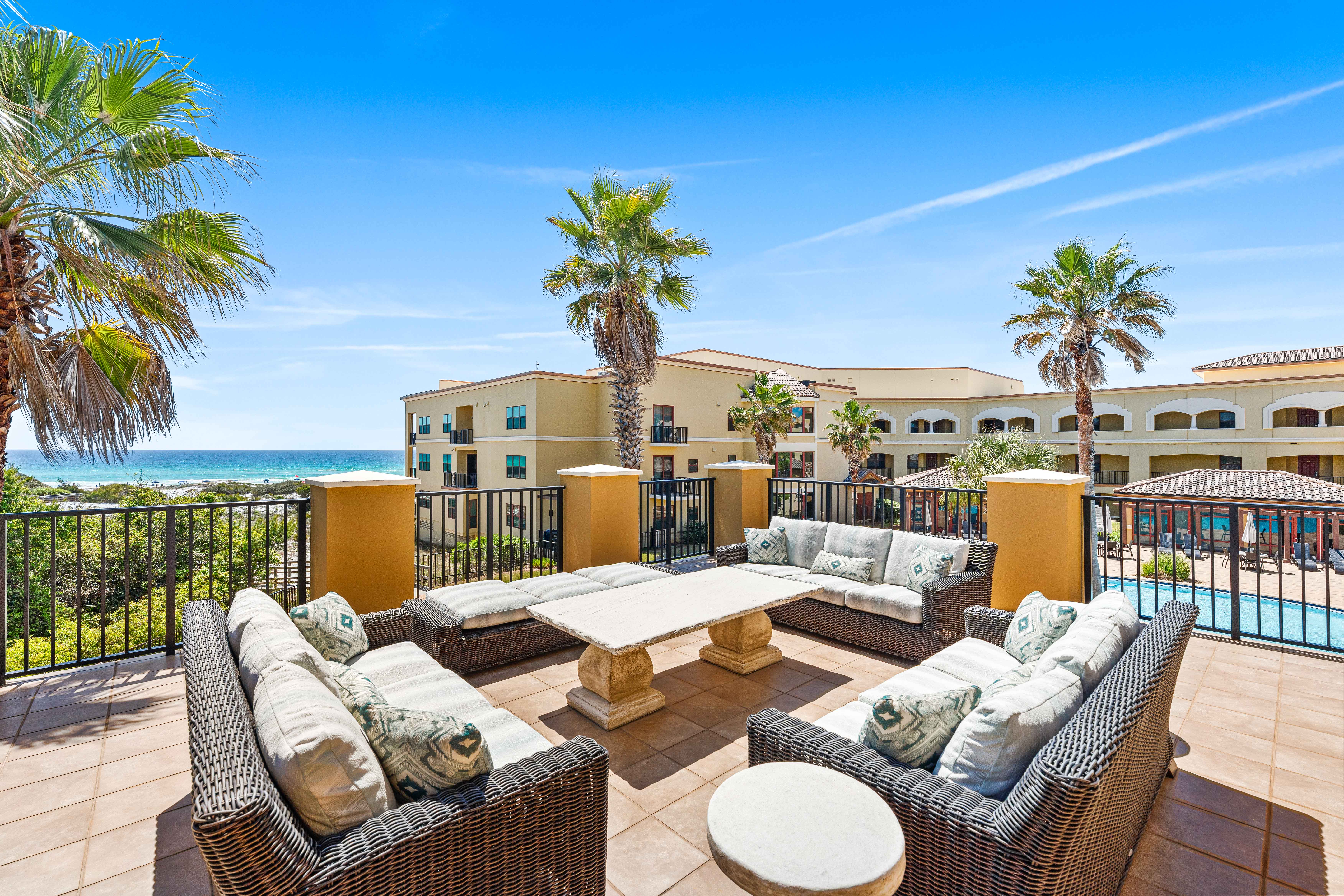  30A Waterfront Living  with Private Terrace & Panoramic Views - 物件實景