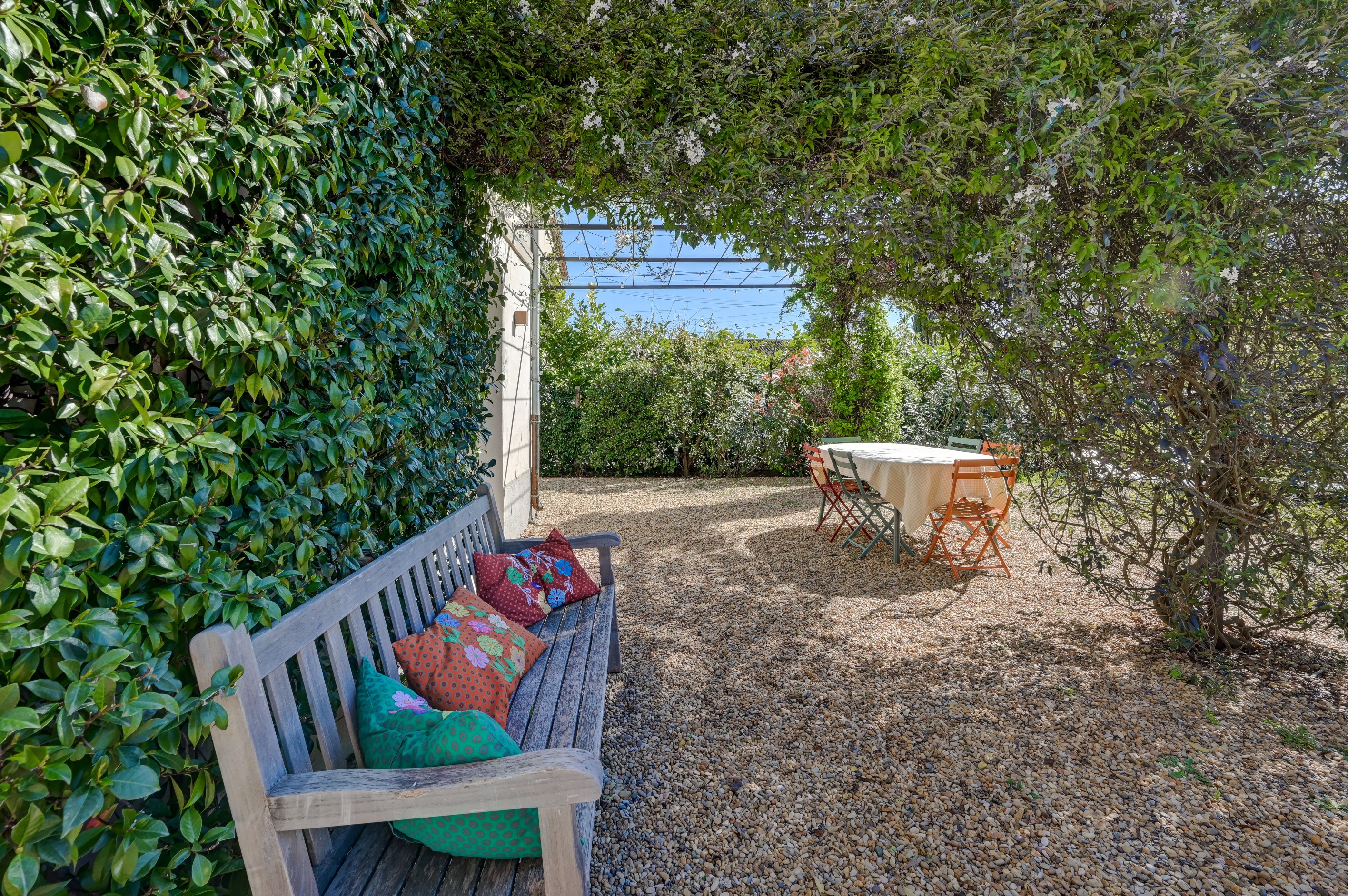  Townhouse with garden and swimming pool, 5 minutes