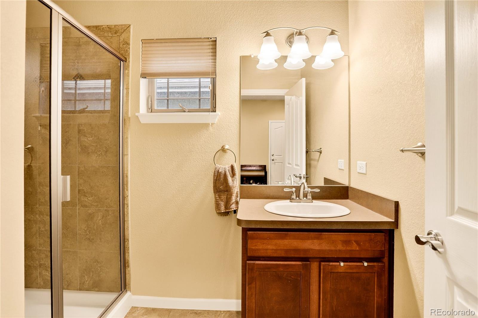 Aurora, Colorado, 80015, United States, 3 Bedrooms Bedrooms, ,2 BathroomsBathrooms,Residential,For Sale,1957602
