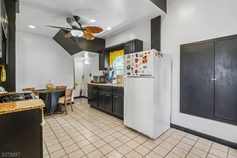 Belleville Twp., New Jersey, 07109, United States, 4 Bedrooms Bedrooms, ,2 BathroomsBathrooms,Residential,For Sale,1988338