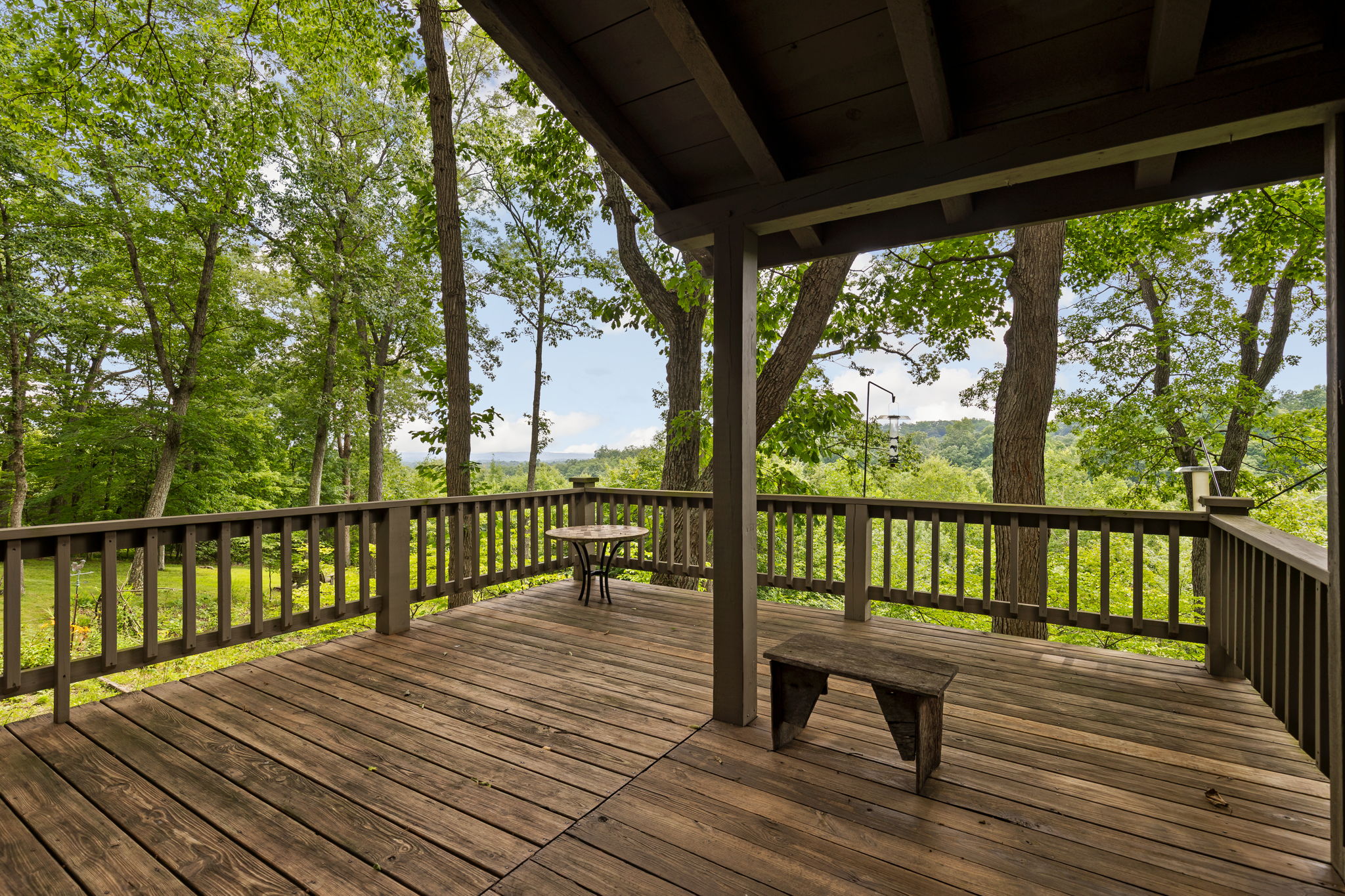  Authentic Log Home with Breathtaking Views of Brown County