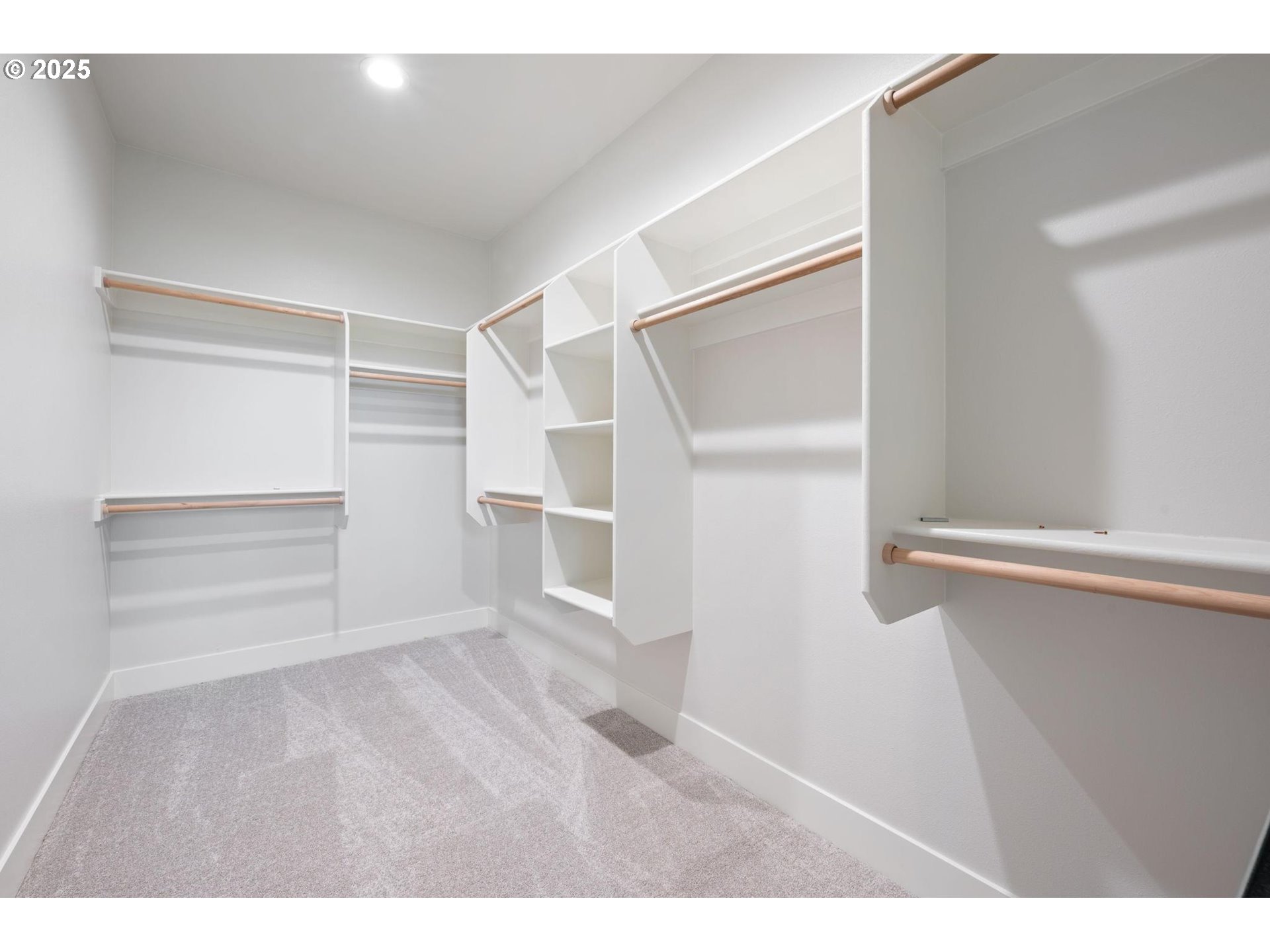 Tigard, Oregon, 97224, United States, 3 Bedrooms Bedrooms, ,2 BathroomsBathrooms,Residential,For Sale,1837175