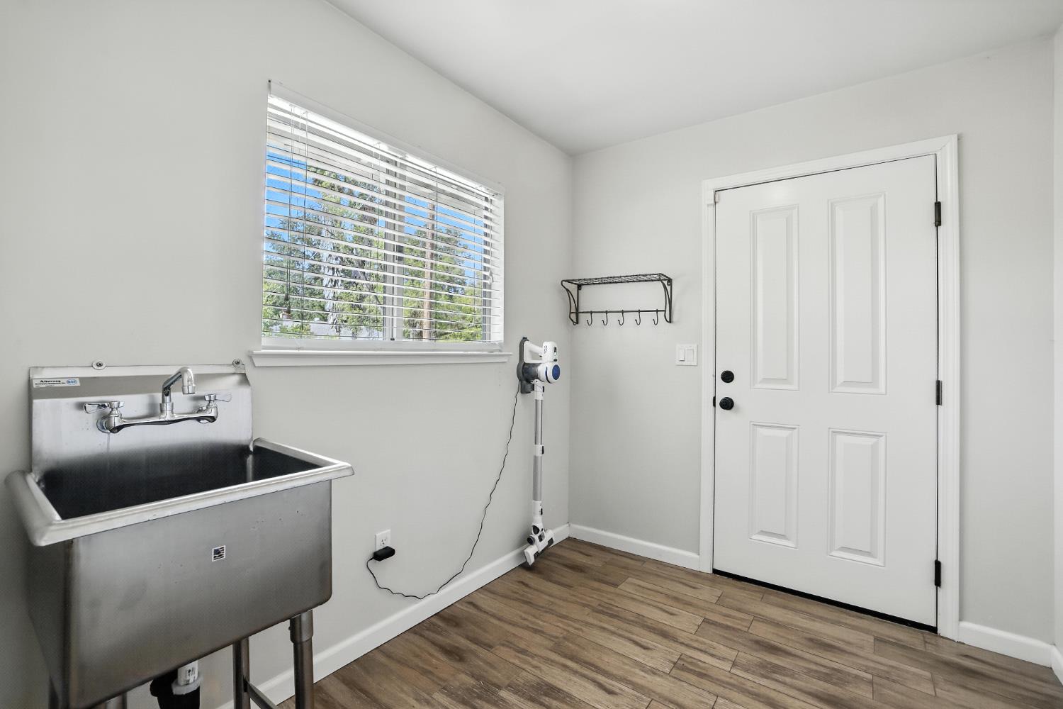 Sacramento, California, 95864, United States, 4 Bedrooms Bedrooms, ,2 BathroomsBathrooms,Residential,For Sale,1903750
