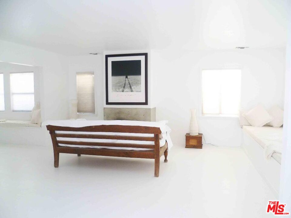 Venice, California, 90291, United States, 2 Bedrooms Bedrooms, ,2 BathroomsBathrooms,Residential,For Sale,1993237