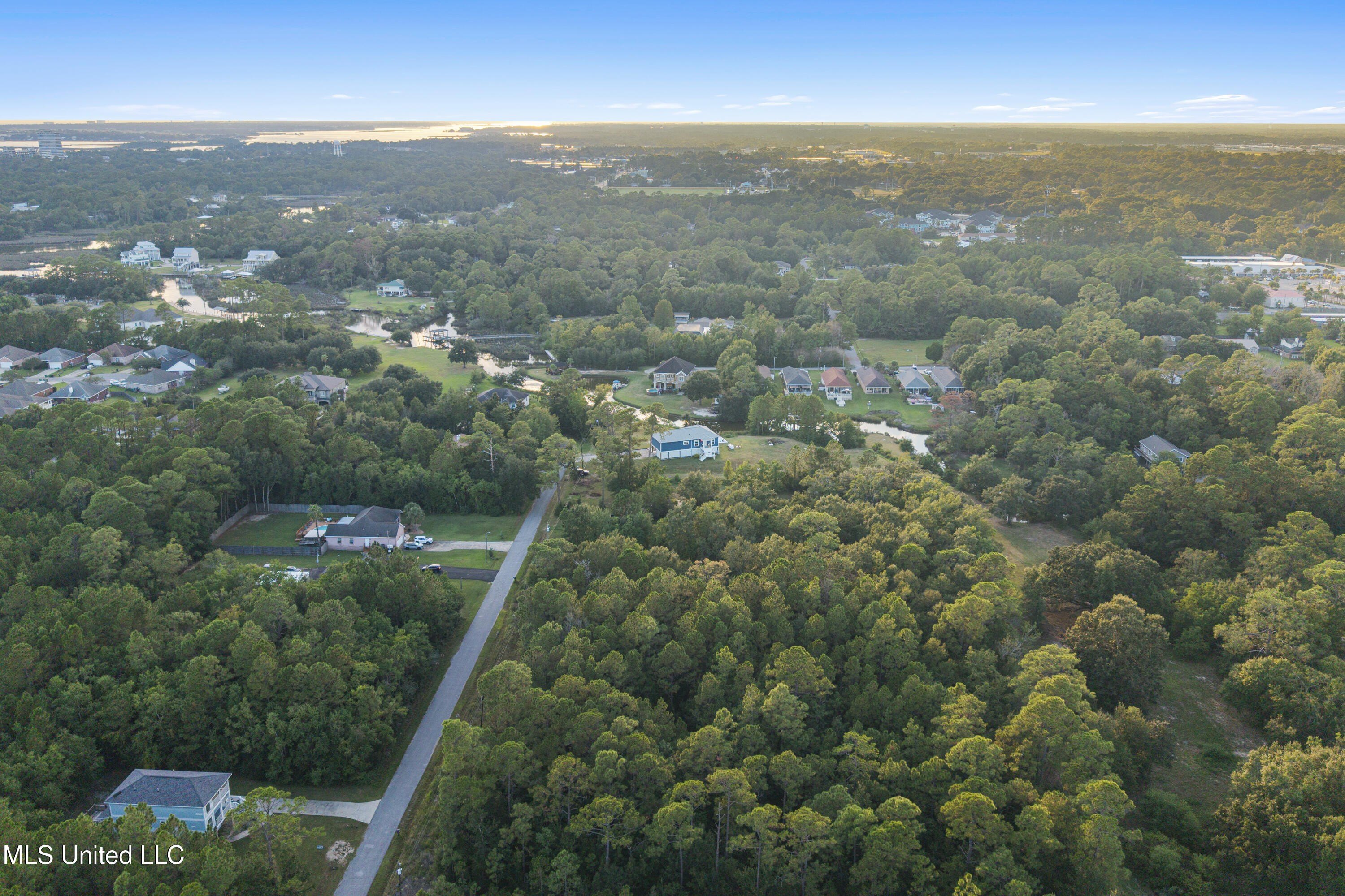 Biloxi, Mississippi, 39532, United States, 3 Bedrooms Bedrooms, ,2 BathroomsBathrooms,Residential,For Sale,1977192