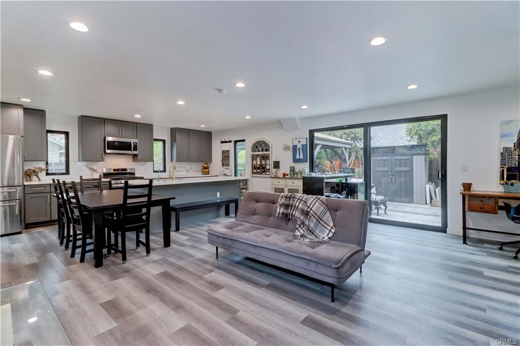 Los ANgeles, California, 90004, United States, 5 Bedrooms Bedrooms, ,2 BathroomsBathrooms,Residential,For Sale,1756474