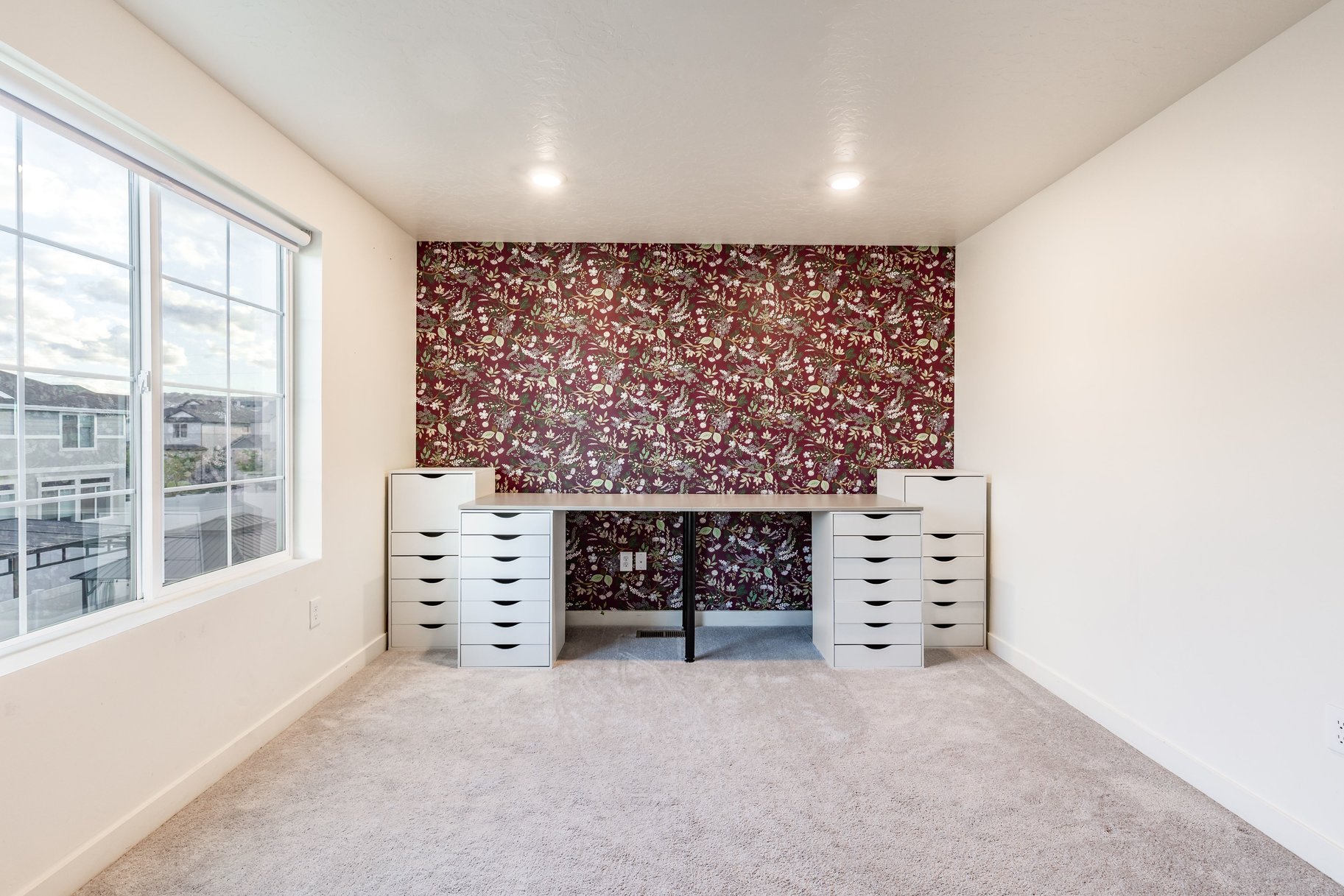  Fresh, Bright & Beautiful 2-Story Home - 物件實景