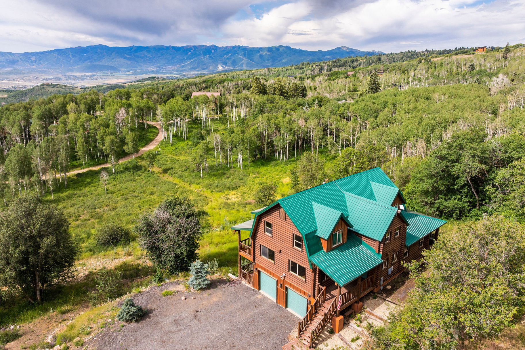  Large Cabin on 1.1 Acres with Scenic Mountain Views - 物件實景
