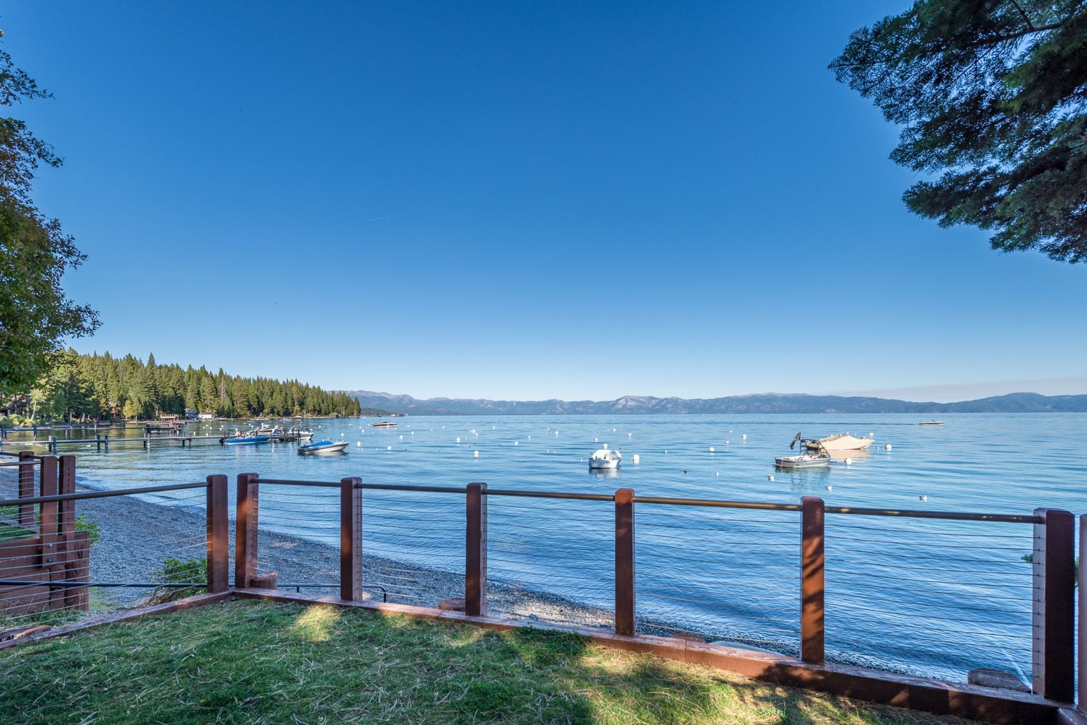  Lake Tahoe Views with Private Pier & Buoy Access - 物件實景