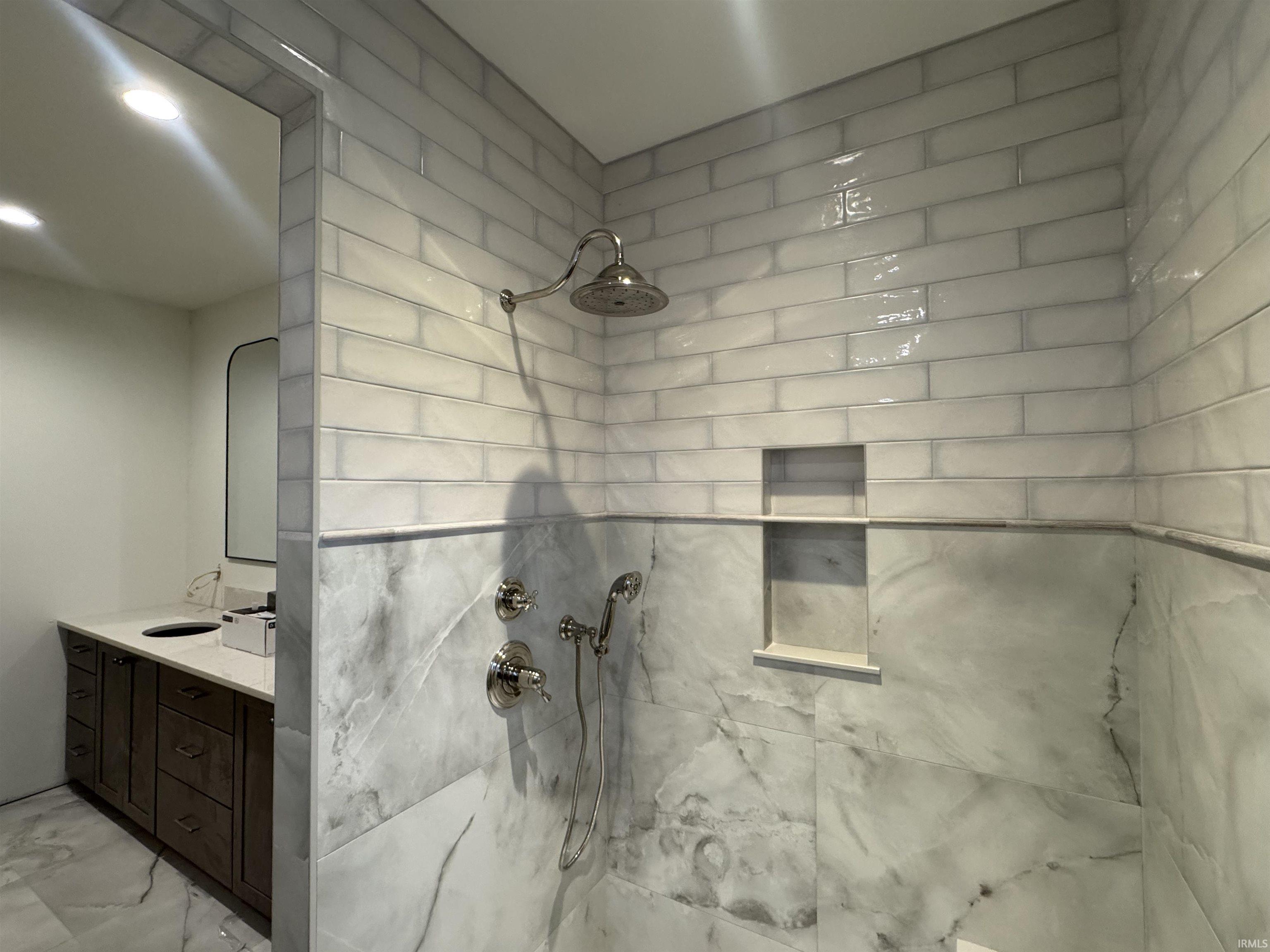 Huntertown, Indiana, 46748, United States, 3 Bedrooms Bedrooms, ,3 BathroomsBathrooms,Residential,For Sale,2009078