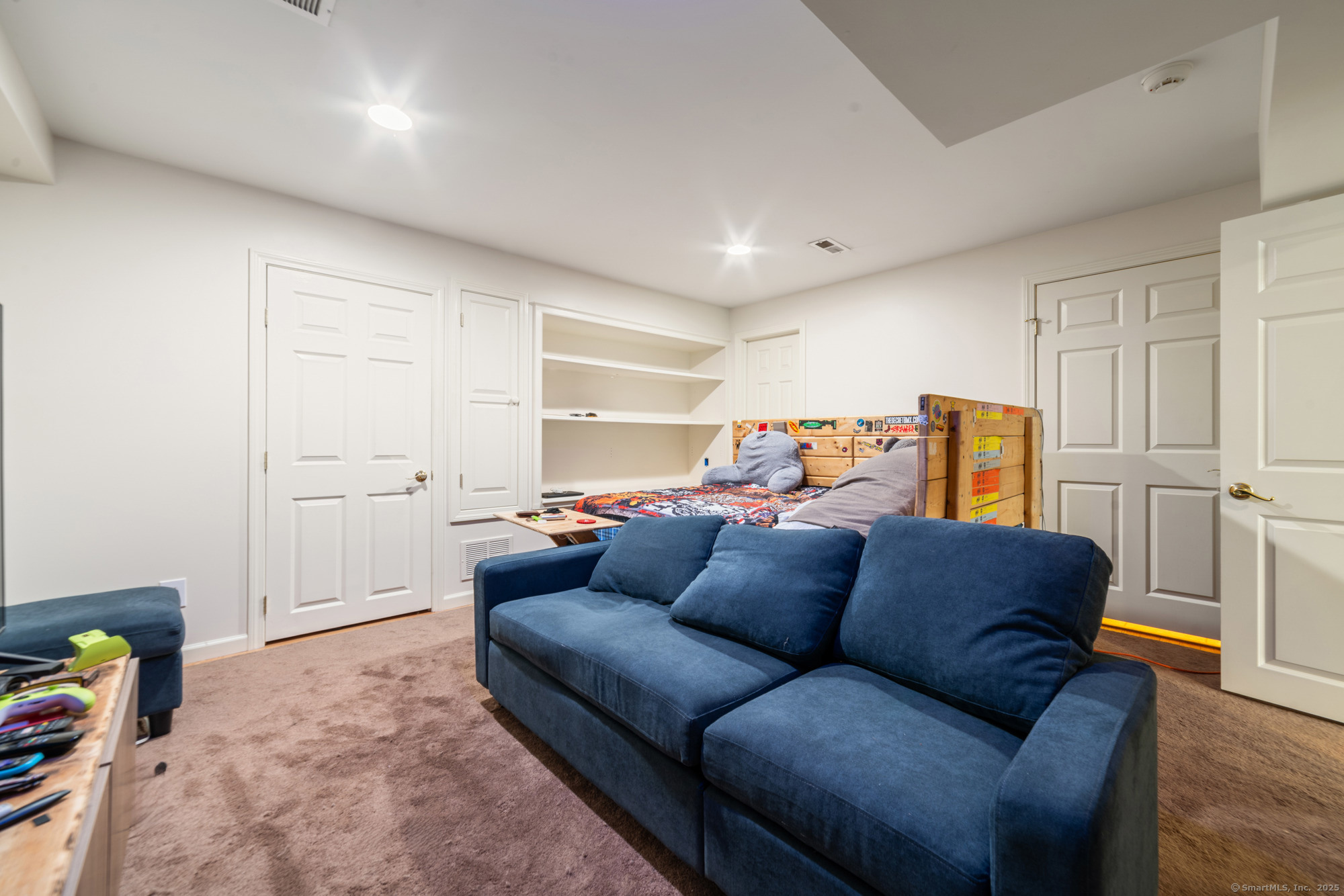 Seymour, Connecticut, 06483, United States, 4 Bedrooms Bedrooms, ,4 BathroomsBathrooms,Residential,For Sale,1927262