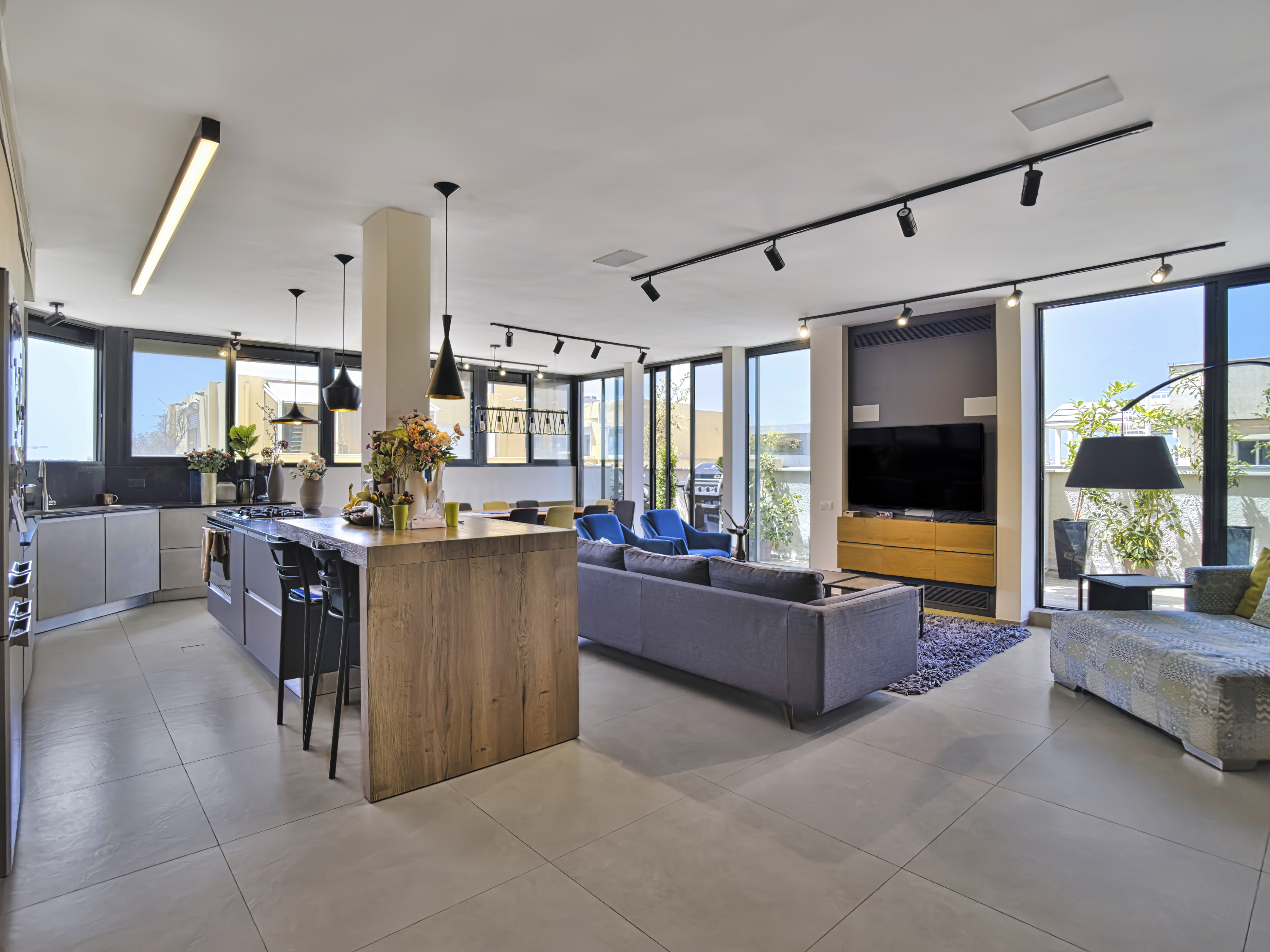 Exceptional Penthouse with Expansive Private Rooftop  Old North - 物件實景
