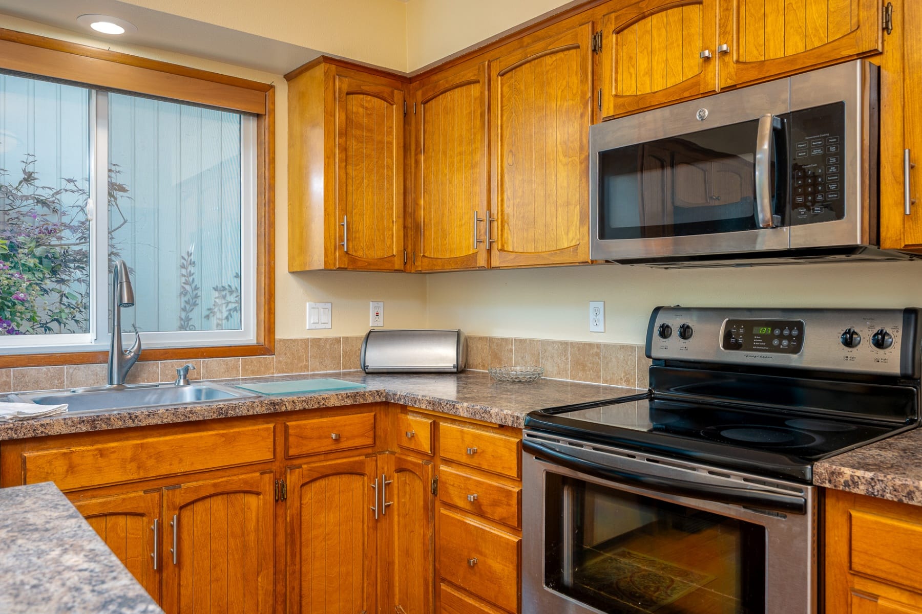  6296 PREAKNESS DR West Linn, OR 97068 - 物件實景